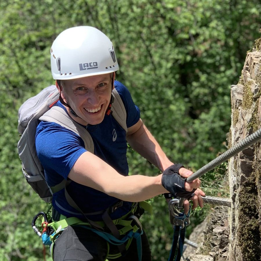 Tobias Fischer beim Klettern